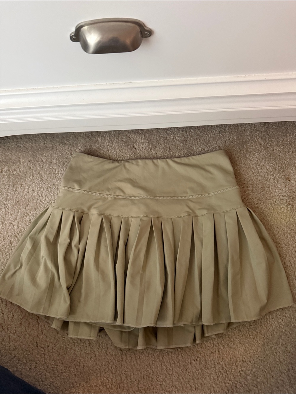 Gold hinge olive green skirt size small (built in shorts)